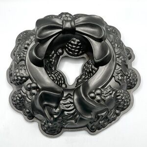 Nordic Ware Wreath Bundt Cake. Made in USA